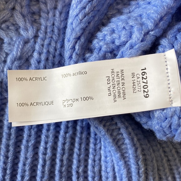 Light Blue Cableknit Sweater - Picture 4 of 10